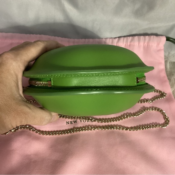 Kate Spade Novelty 3D Picnic Green Apple Worm Smooth Leather Crossbody Bag EUC - Picture 10 of 13